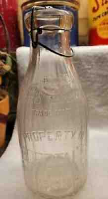 NICE BORDENS TIN TOP QUART RIBBED w EAGLE GAIL BORDEN EAGLE BRAND MILK BOTTLE