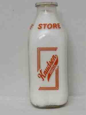 SSPQ Milk Bottle Knudsen Bros Dairy Farm Hartford CT HARTFORD COUNTY 1955