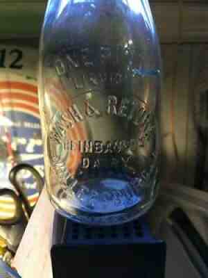 MILLERSBURG PA HEINBAUGH'S DAIRY MILK BOTTLE PINT DALMATIA BERRYSBURG