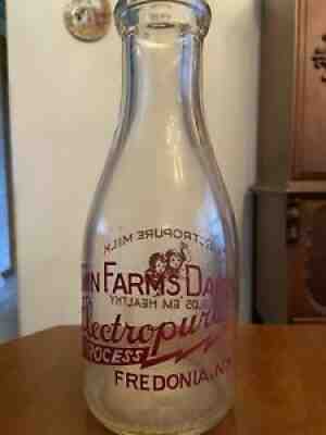 Vintage Quart Milk Bottle Twin Farms Dairy. Fredonia NY