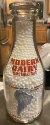 Extremely Rare MODERN DAIRY QT MILK BOTTLE IDAHO FALLS IDAHO 2 Color war Slogan