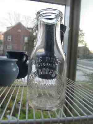 Vintage HELLAM PA VALLEY ACRES FARM / J R ARNOLD PINT Milk Bottle York County PA