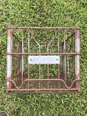 RARE VINTAGE 1964 BORDEN'S BILOXI MISS. HEAVY METAL MILK BOTTLE CRATE EMBOSSED
