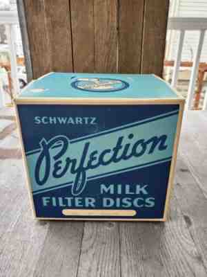 Vintage Box of Schwartz Co. Wisconsin Perfection Milk Discs