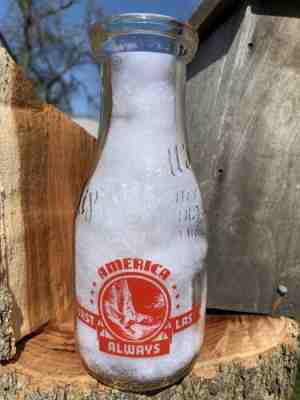 Screaming Eagle WWII War Slogan Milk Bottle America 1st Lippincotts OH Pyro Pt