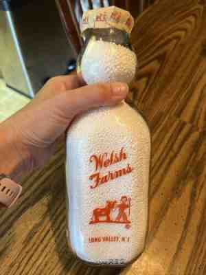 Welsh Farms Long Valley NJ Orange Cream top Quart Milk/Dairy Bottle