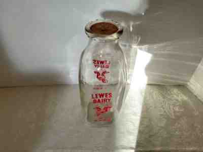 Vintage Lewes Dairy Delaware Quart Milk Bottle Red Lettering