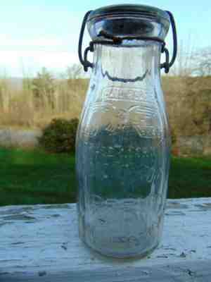 Antique 1900's Borden's Eagle Condensed Milk Co 1PT Glass Milk Bottle w/ Tin Cap