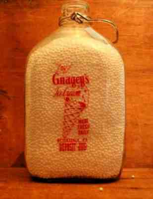 Gnagey's Dairy Meyersdale Pa. Square Gallon Milk Bottle Ice Cream Deposit Jug