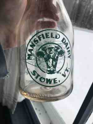 antique rare pyro QT milk bottle w cow skier Mansfield dairy Stowe VT Sking