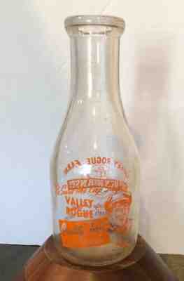 VALLEY ROGUE FARM GOLDEN GUERNSEY GRANTS PASS, OREGON Quart Milk Bottle
