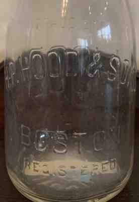 ANTIQUE VINTAGE GLASS QUART MILK BOTTLE â?? H.P. HOOD & SONâ? BOSTON MA