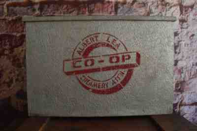 Vintage Albert Lea MN Co-Op Creamery Dairy Advertising Milk Bottle Crate Cooler