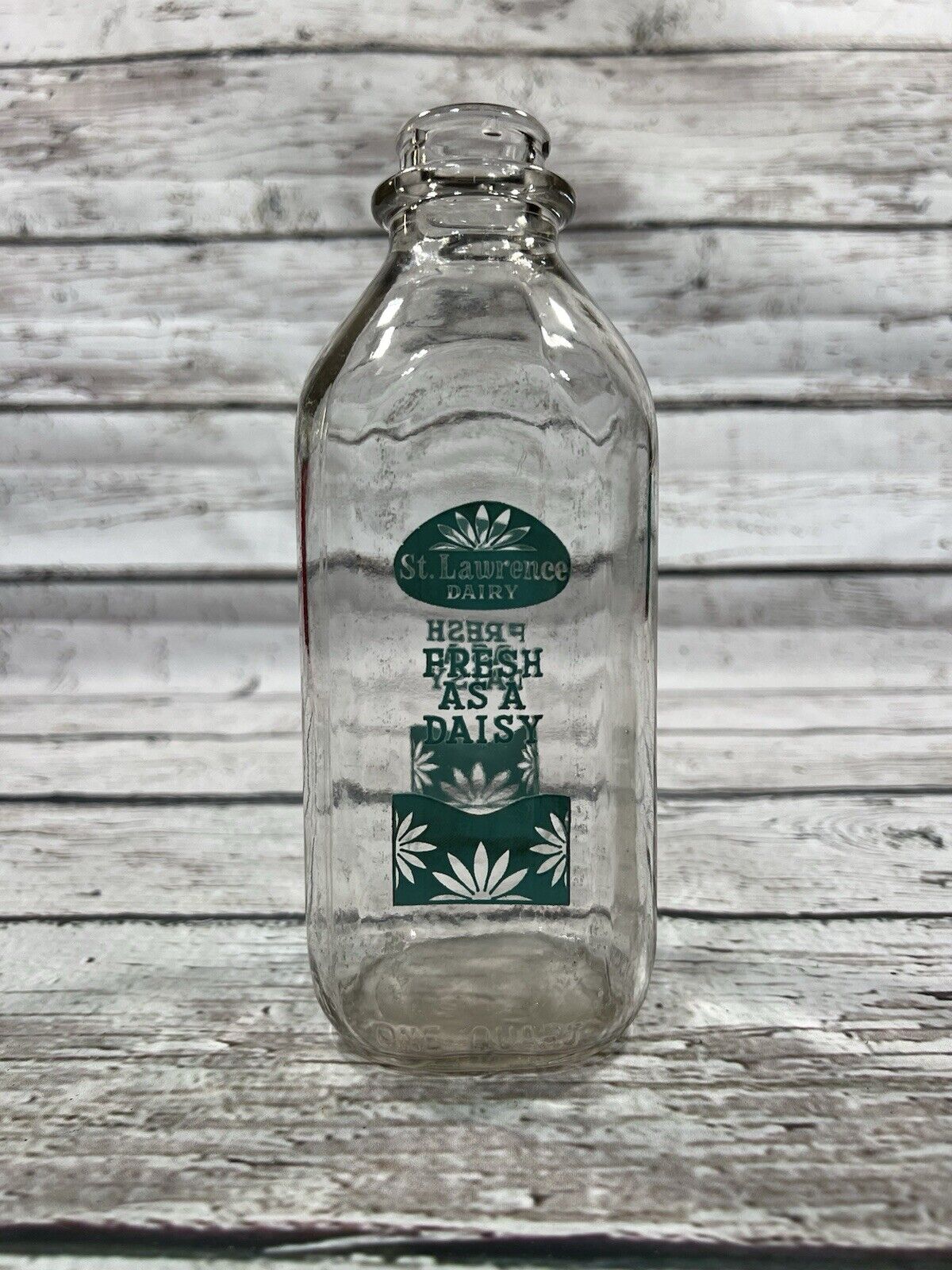 VTG St. Lawrence Dairy "Fresh As A Daisy" Reading PA Square Quart Milk Bottle