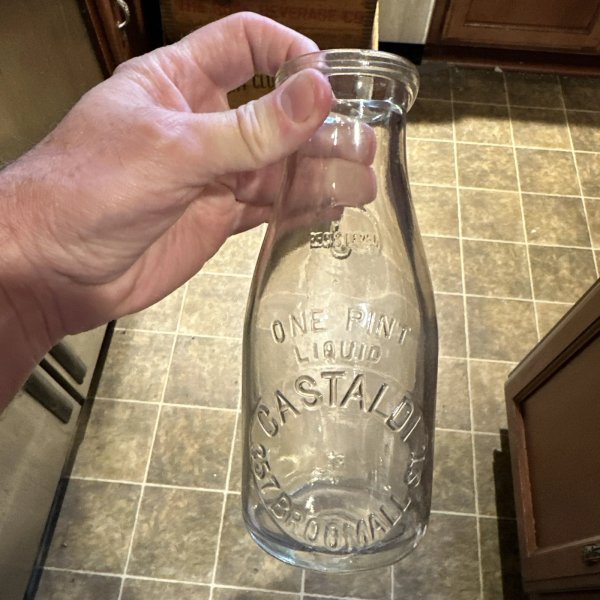 Rare Castaldi 357 Broomall St. Embossed Pint Milk Bottle Chester Pennsylvania PA