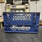 VTG 1979 Knudsen Dairy Corp.  Rectangle Steel Band Milk Crate Blue White Letters