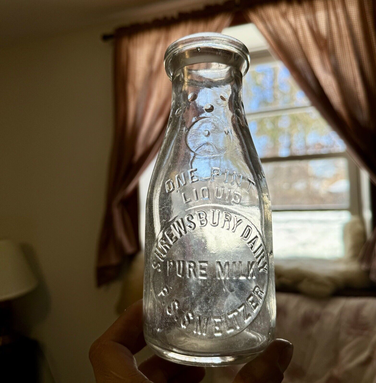 Rare Shrewsbury Dairy P S Smeltzer Shrewsbury PA Pt Milk Bottle York County Emb
