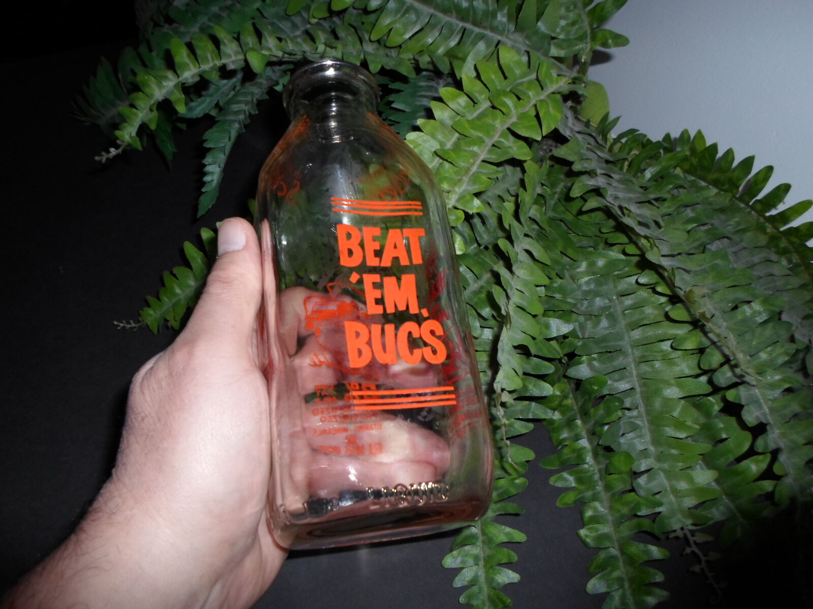 RARE MILK BOTTLE - Schneider's - Pittsburgh Pirates baseball BEAT 'EM BUCS 1960s