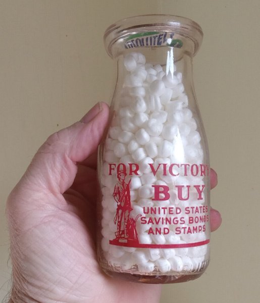 1943 ORIGINAL RICHMOND DAIRY WW2 WAR BONDS 1/2 PINT VIRGINIA MILK BOTTLE NICE
