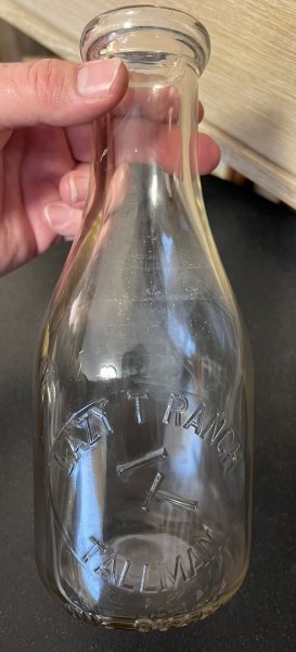 Rare LAZY T RANCH Tallman Quart Milk Bottle Winnemucca Grass Valley Nevada VTG