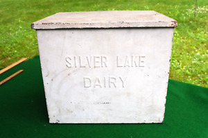 VTG SILVER LAKE FARMS Milk Bottle Porch Box Center Square PA MONTGOMERY COUNTY