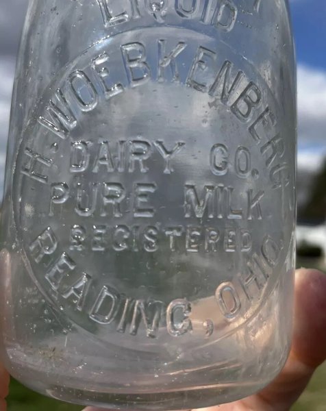 New ListingEARLY Reading Ohio H. WOEBKENBERG DAIRY Pint Milk Bottle Cincinnati OH Mason