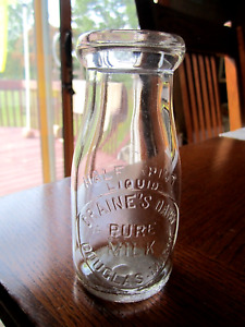 1930's CRAINE Douglas MICHIGAN Mich. MI. 1/2 pint dairy milk bottle SAUGATUCK