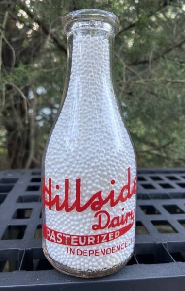 Vintage HILLSIDE DAIRY - INDEPENDENCE, LOUISIANA quart ACL milk bottle
