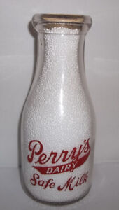 Perry's Dairy Akron N. Y. Pyro Pint Famous American 