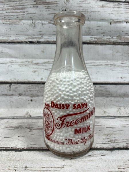 VTG Freeman's Dairy Allentown PA Buy War Bonds Daisy Says RARE Quart Milk Bottle