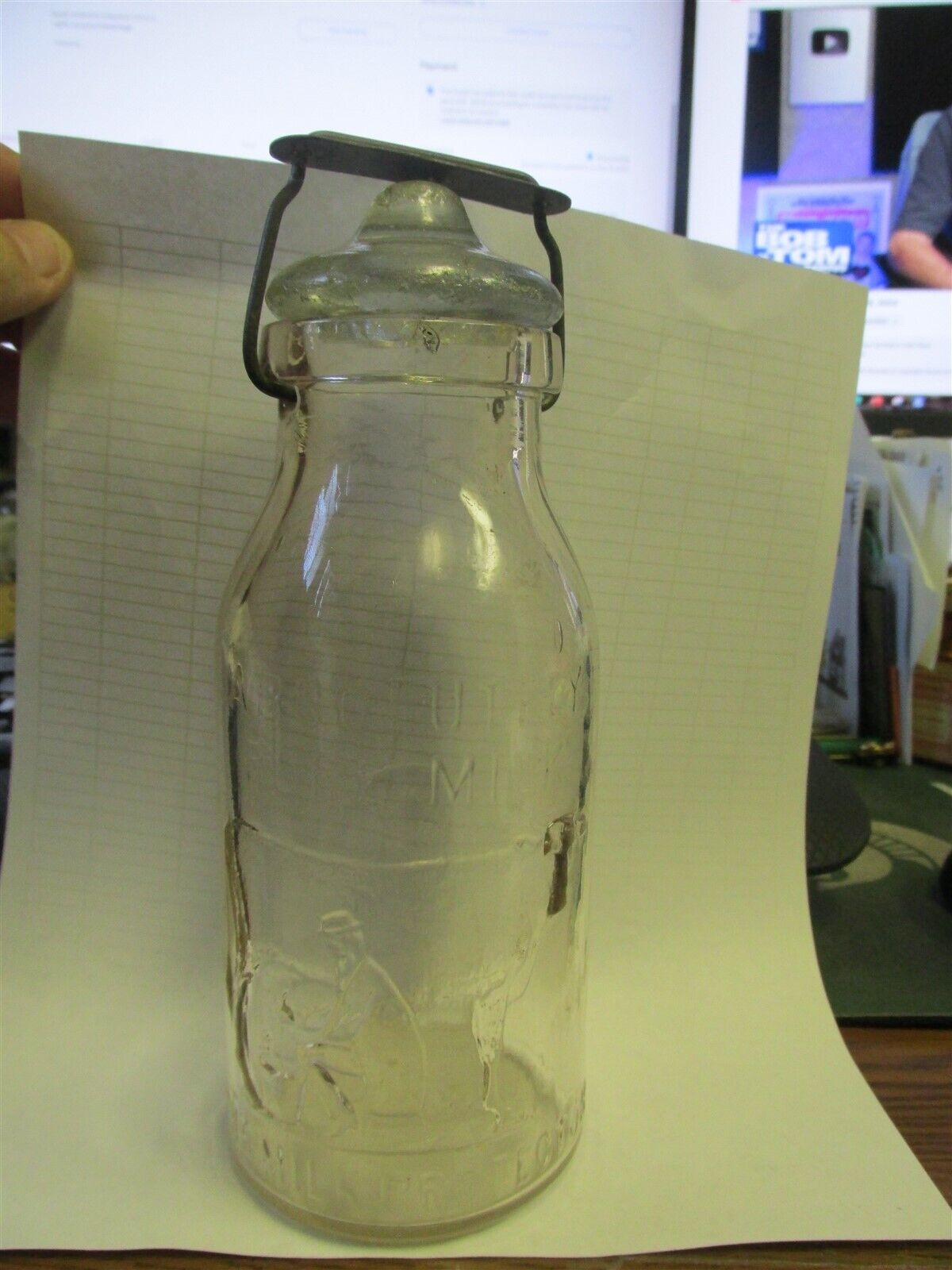 Original THATCHER Milk Bottle Pint w/ Glass Lid & Clamp The Milk Protector COW