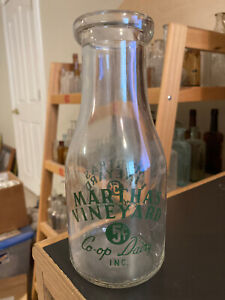 PINT ACL MILK  BOTTTLE MARTHA'S VINEYARD, MASS. CO-OP DAIRY MASSACHUSETTS