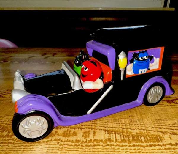 M&M'S® HALLOWEEN HEARSE CERAMIC CAR CANDY JAR “Rare”