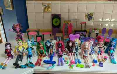 Huge Lot Monster High Dolls ...