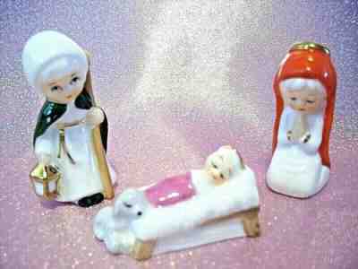 *RARE VTG 3 Napco Miniature Christmas Jesus Holy Family Nativity Gold Trim Set