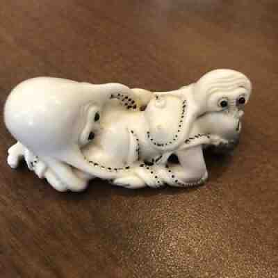 Erotic Beastiality The Pearl Diver With Her Octupussy ??s Netsuke Japanese