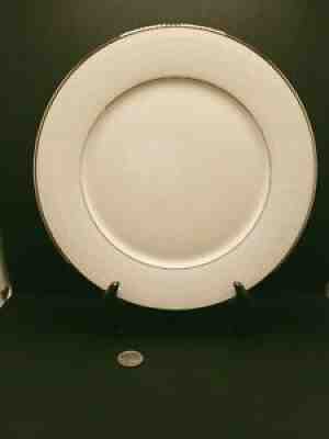 Lot of 8 NORITAKE Ivory SORRENTO DINNER PLATES 10.5