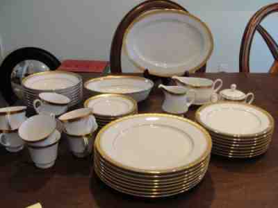 NORITAKE LEGACY GOLD 8 5-PIECE PLACE SETTINGS W/ SERVICE PIECES