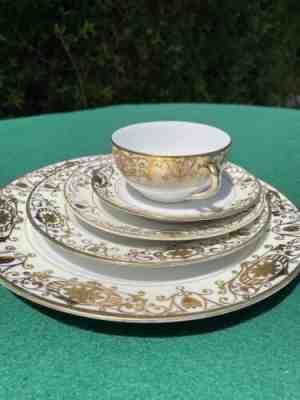 NORITAKE GOLD CHRISTMAS BALL #16034 | 5 Piece Place Setting for 8Â and much more!