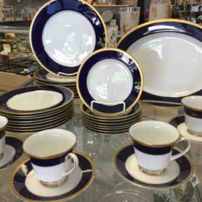 Legacy by NORITAKE VALHALLA Cobalt Blue & Gold 8 5-Piece place Setting DS19