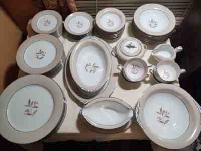 Noritake china â??5441 Sheridanâ? set 1950â??s Place Settings 59 Pieces