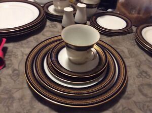 Noritake Legacy 2796 Vienna 23 pcs Cobalt Gold