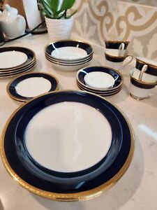 Legacy Noritake Valhalla 2799 setting for 4+2 bread, Blue White, Gold Rim China