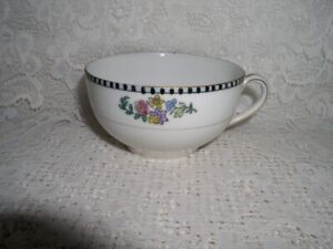 Noritake Made in Japan Sheridan 2 Teacups 1 saucer