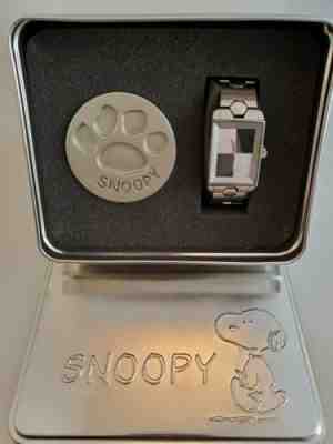 FOSSIL Snoopy Penuts collaboration Watch w/Medal LIMITED 2500 Rare #A2