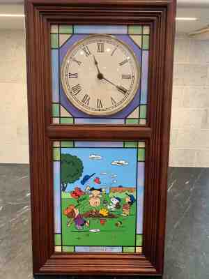 Rare DANBURY MINT Stained Glass Peanuts Snoopy Seasons Wall Clock Lighted