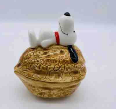 Peanuts Memorabilia Collectibles : Peanuts Snoopy Walnut Value