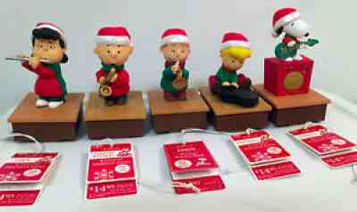 HALLMARK 5 PC Peanuts Wireless Band, Linus Snoopy Charlie Brown Lucy Schroeder