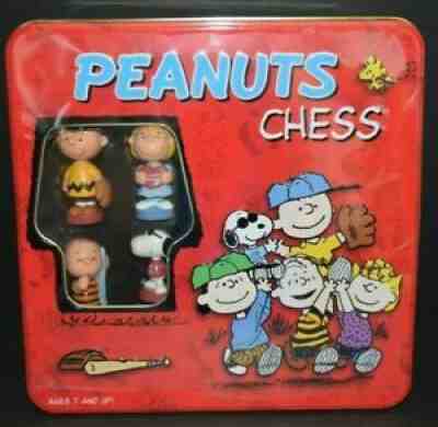 New SEALED Peanuts By Schulz 32 piece CHESS Game Snoopy Charlie Brown USAopoly