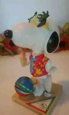 Stay outlet Cool Snoopy figurine